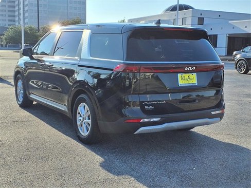 Used 2022 Kia Carnival LX image 24