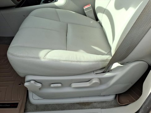 Used 2012 Chevrolet Avalanche LT image 25