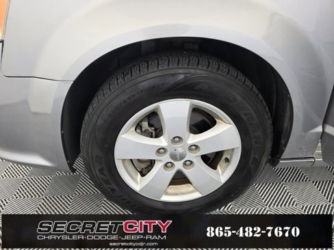 Used 2013 Dodge Grand Caravan SE image 9