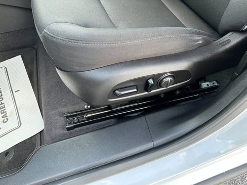 Used 2017 Chevrolet Malibu LT image 11
