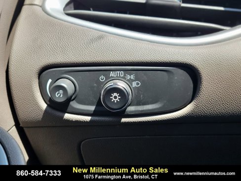 Used 2023 Chevrolet Malibu LT image 24