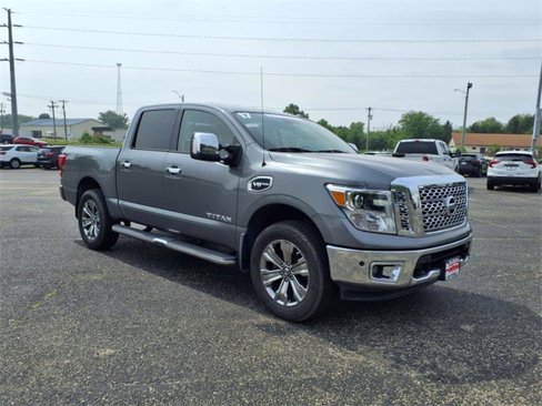 Used 2017 Nissan Titan SL w/ Chrome Package image 2