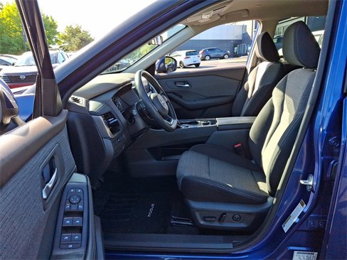 Used 2022 Nissan Rogue SV image 14