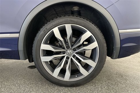 Used 2021 Volkswagen Tiguan SEL Premium R-Line image 49
