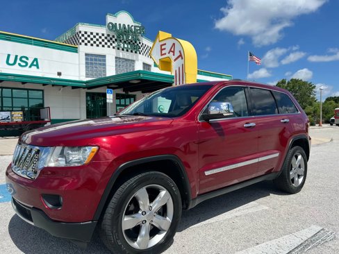 Used 2013 Jeep Grand Cherokee Overland image 2