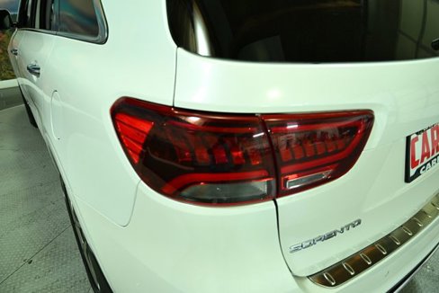 Used 2019 Kia Sorento SX image 11