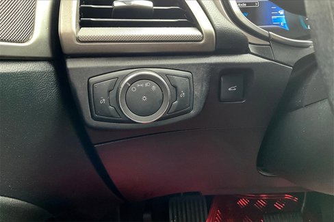 Used 2017 Ford Fusion SE w/ Fusion SE Technology Package image 37