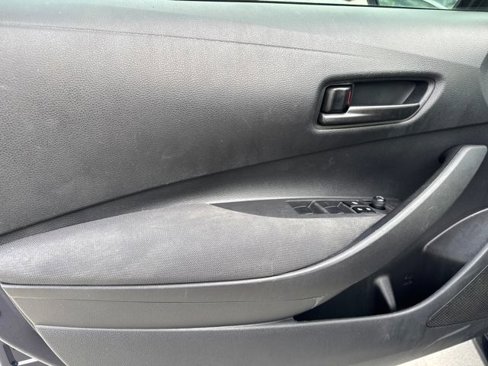 Used 2022 Toyota Corolla LE image 15