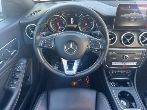 Used 2018 Mercedes-Benz CLA 250 image 14