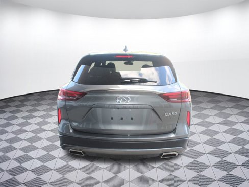 Used 2021 INFINITI QX50 Luxe w/ Appearance Package image 10