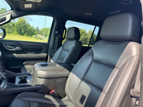Used 2021 Chevrolet Suburban LT image 9