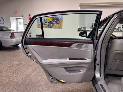 Used 2012 Toyota Avalon Limited image 16