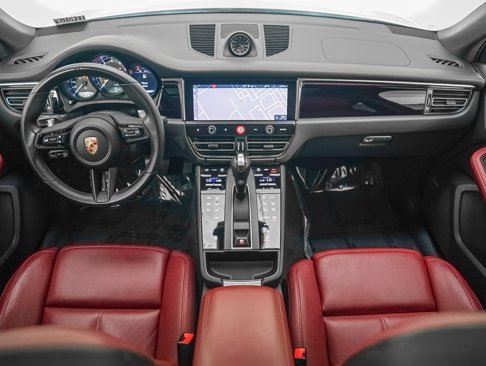 Certified 2024 Porsche Macan w/ Premium Plus Package image 15