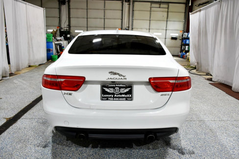 Used 2017 Jaguar XE image 5