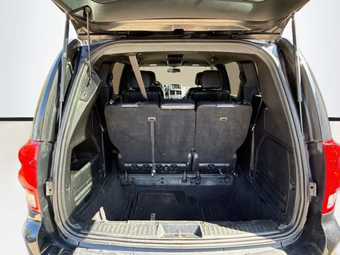 Used 2014 Dodge Grand Caravan SXT image 23