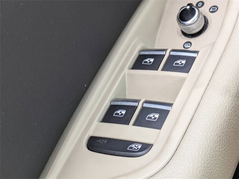 Used 2017 Audi A4 2.0T Premium image 28