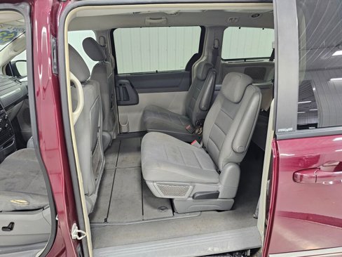 Used 2009 Dodge Grand Caravan SXT w/ Entertainment Group 2 image 3
