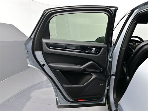 Certified 2020 Porsche Cayenne image 19