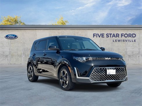 Used 2025 Kia Soul EX image 1