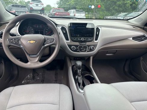 Used 2023 Chevrolet Malibu LS image 14