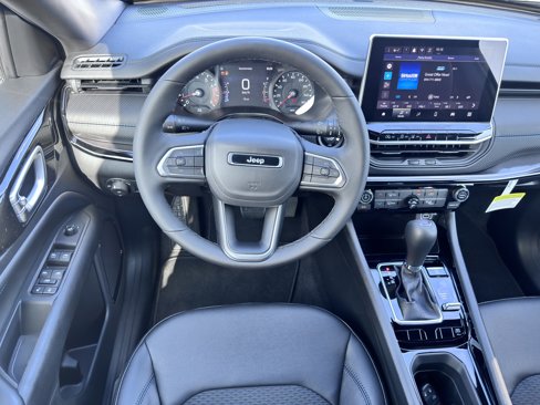 New 2026 Jeep Compass Latitude image 21