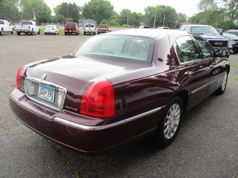 Used 2006 Lincoln Town Car Signature image 8