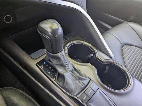Used 2022 Toyota Camry SE image 12