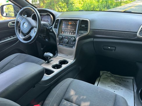 Used 2014 Jeep Grand Cherokee Laredo w/ 18" Wheel & 8.4" Radio Group image 21