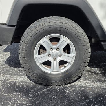 Used 2009 Jeep Wrangler X image 25