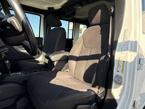 Used 2014 Jeep Wrangler Unlimited Sport w/ Connectivity Group image 13