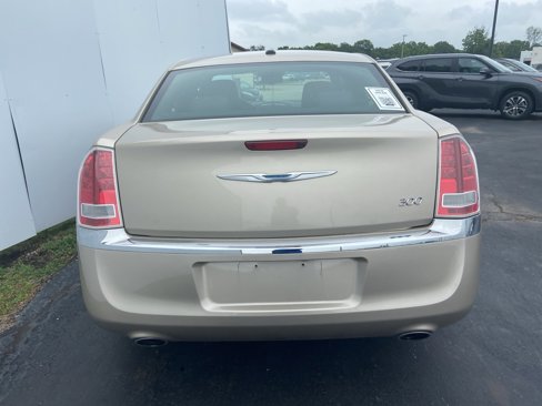Used 2012 Chrysler 300 image 7