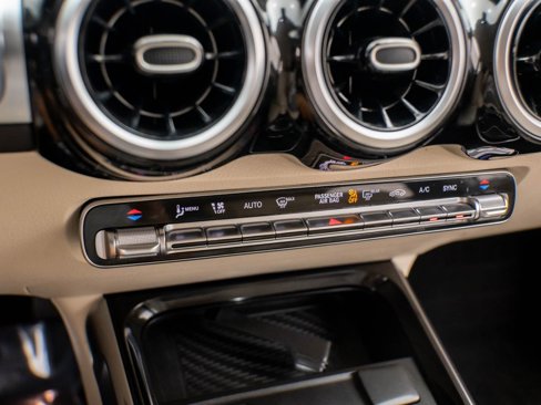 Certified 2020 Mercedes-Benz GLB 250 4MATIC image 24