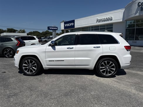 Used 2018 Jeep Grand Cherokee Overland image 2