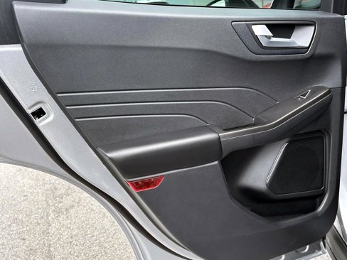 Used 2021 Ford Escape SE image 14