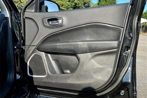 Used 2019 Jeep Compass Altitude image 27