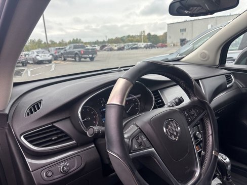 Used 2020 Buick Encore Preferred image 4