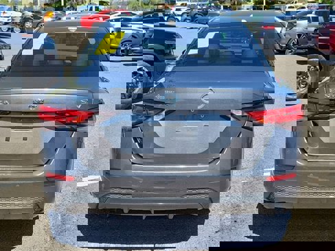 Used 2021 Nissan Sentra SV w/ SV Premium Package image 11