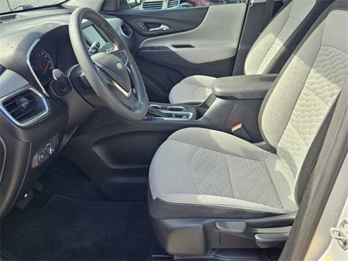 Used 2018 Chevrolet Equinox LS image 9