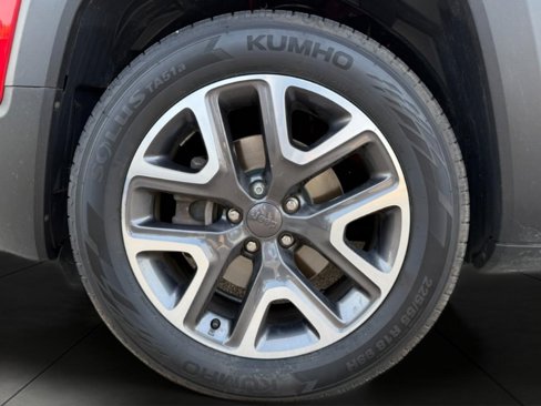 Used 2018 Jeep Renegade Latitude w/ Advanced Technology Group image 4