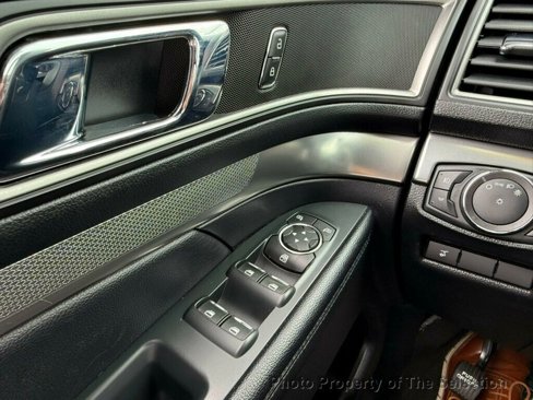 Used 2018 Ford Explorer XLT w/ Equipment Group 201A image 32