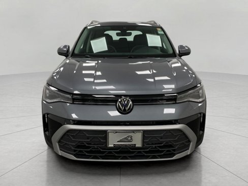 New 2025 Volkswagen Taos SE image 9