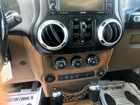 Used 2012 Jeep Wrangler Unlimited Rubicon w/ Connectivity Group image 42