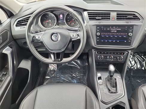 Used 2021 Volkswagen Tiguan SE image 22