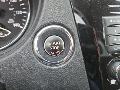 Used 2020 Nissan Rogue SV image 28