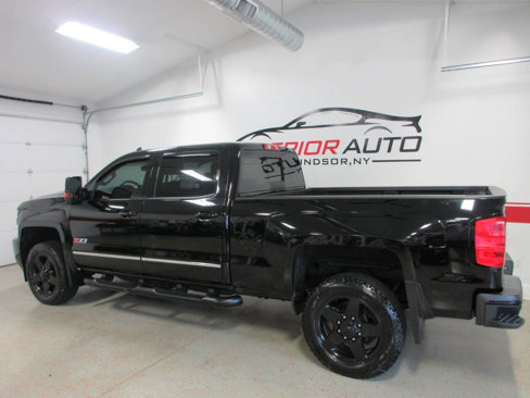 Used 2019 Chevrolet Silverado 2500 LTZ image 3