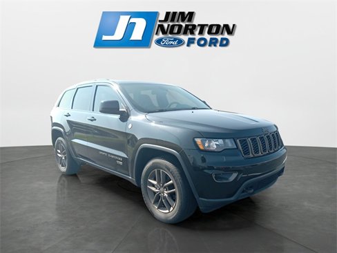 Used 2016 Jeep Grand Cherokee Laredo 75th Anniversary image 1