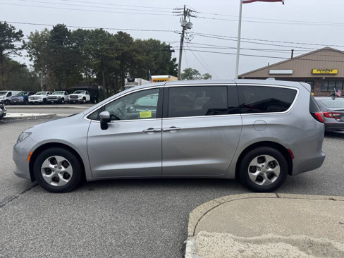 Used 2017 Chrysler Pacifica LX w/ Tire & Wheel Group image 5
