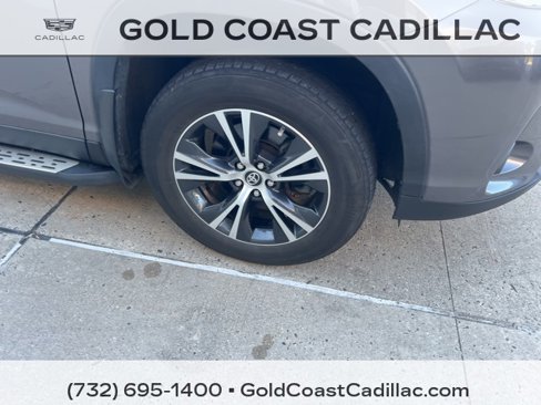 Used 2019 Toyota Highlander LE image 6