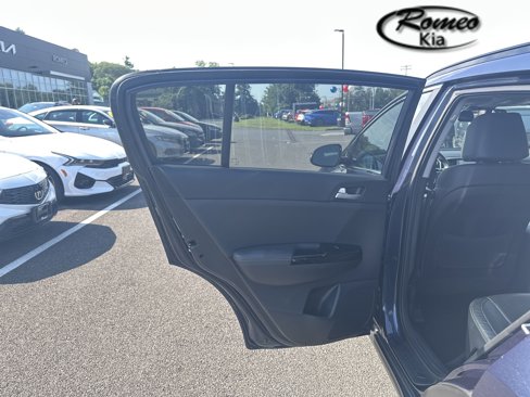 Used 2021 Kia Sportage EX w/ EX Technology Package image 28