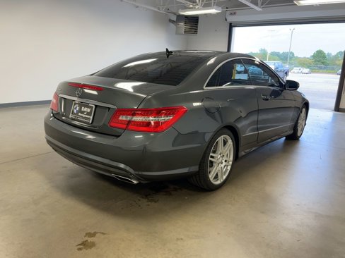 Used 2010 Mercedes-Benz E 550 Coupe image 8